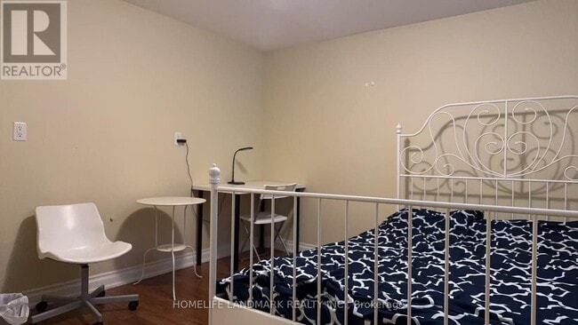 70 Corinthian Blvd in Toronto, ON - Building Photo - Building Photo