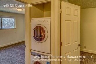 465 NE Olney Ave in Bend, OR - Building Photo - Building Photo