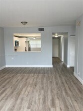 2500 Coral Springs Dr in Coral Springs, FL - Building Photo - Building Photo