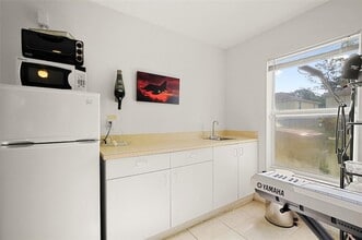 2210 S 34th St in Fort Pierce, FL - Foto de edificio - Building Photo