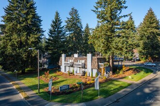 Panther Lake Apartments in Federal Way, WA - Building Photo - Building Photo