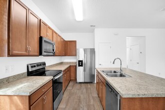 513 High Tide Ln in Daytona Beach, FL - Building Photo - Building Photo