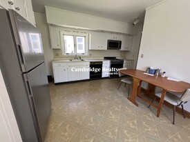 80 Curtis St, Unit R Apartamentos