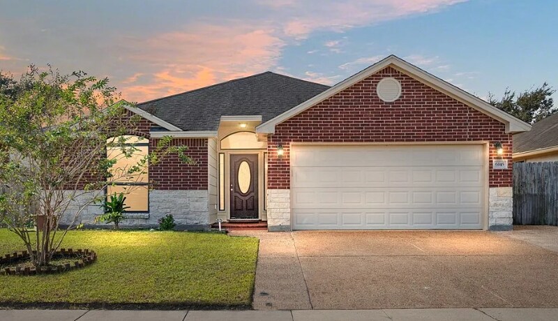 6145 Ortiz Dr in Corpus Christi, TX - Building Photo