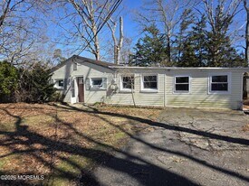 1145 Kenton Dr in Toms River, NJ - Building Photo