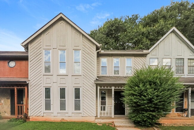 property at 789 Heritage Oaks Dr
