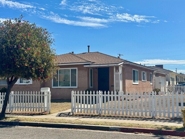 797 Beech Ave in Chula Vista, CA - Foto de edificio - Building Photo