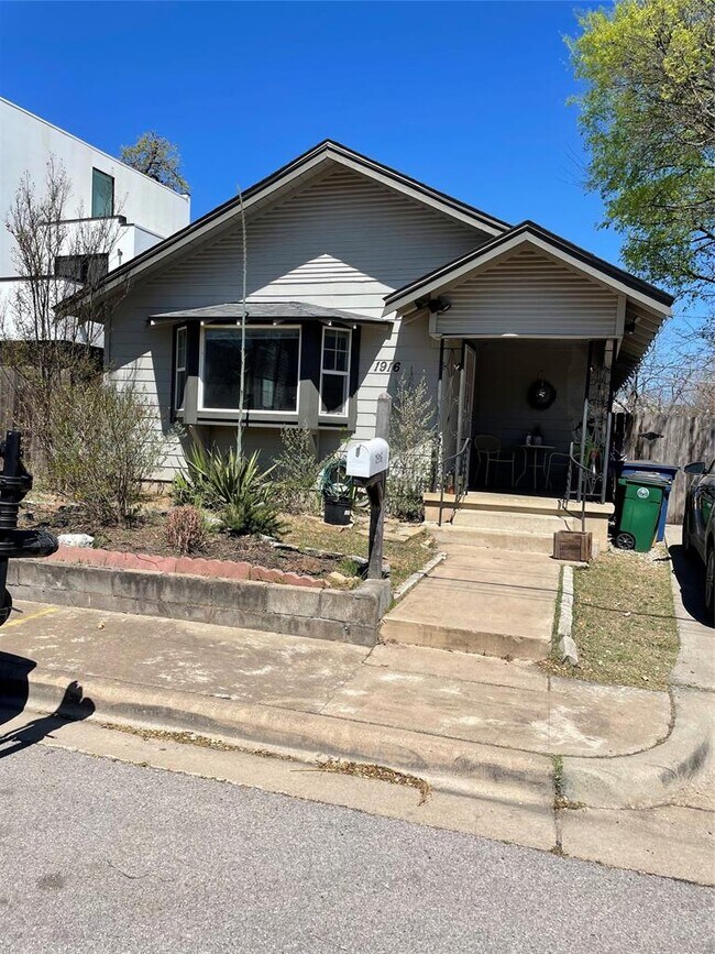 1916 E 10th St in Austin, TX - Building Photo - Building Photo