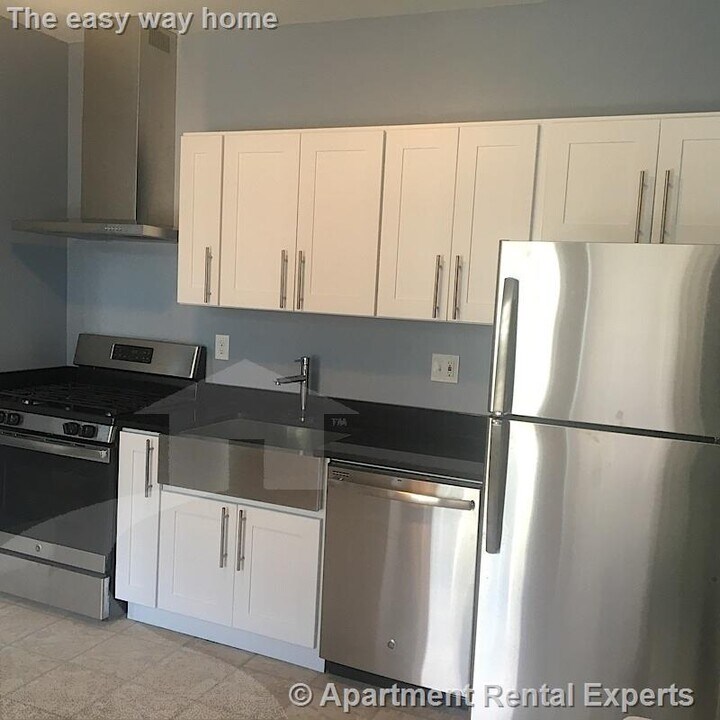 147 Columbia St, Unit #2R in Cambridge, MA - Building Photo