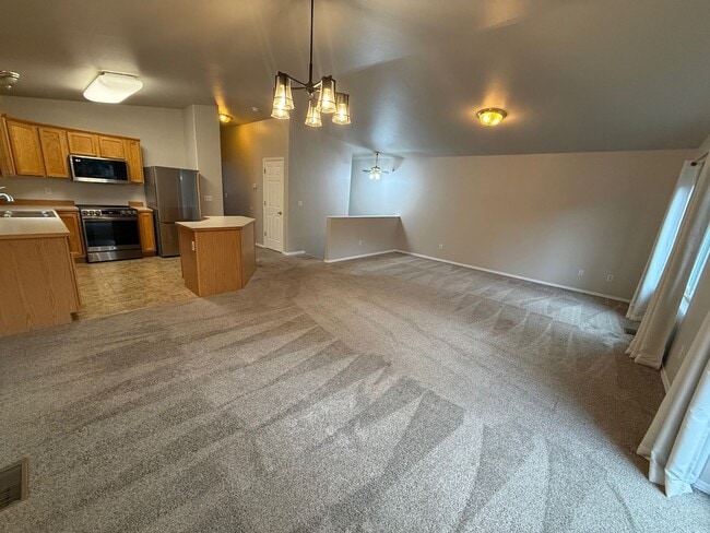 property at 19628 Highland Ridge Dr
