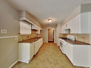 5121 Parsley Ave in Baytown, TX - Building Photo - Building Photo