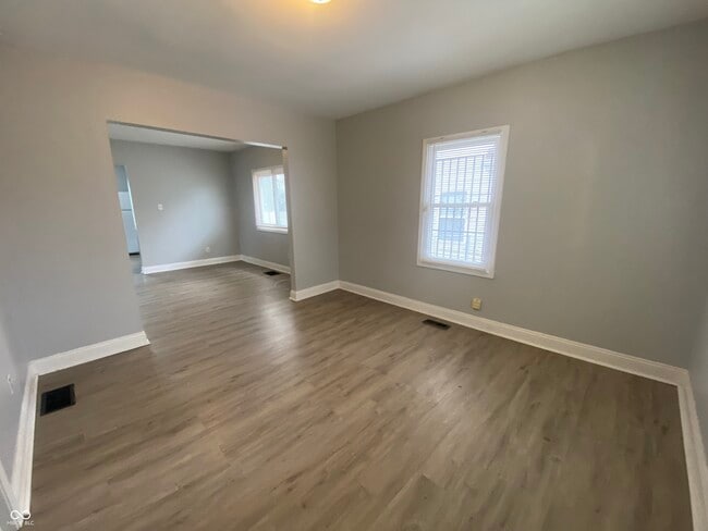 1025 Sharon Ave in Indianapolis, IN - Building Photo - Building Photo