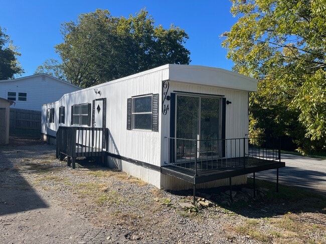 35 Brookdale Rd in Asheville, NC - Building Photo - Building Photo