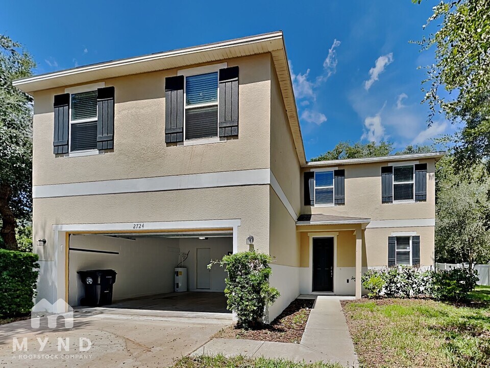 2724 Breezy Meadow Rd in Apopka, FL - Building Photo