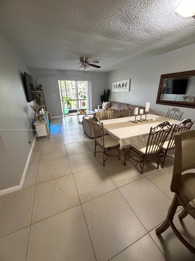 4124 NW 88th Ave in Coral Springs, FL - Building Photo - Building Photo