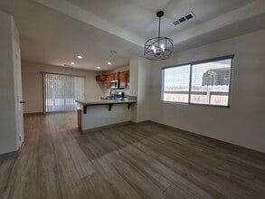 6333 W Clinton Ave in Visalia, CA - Building Photo - Building Photo