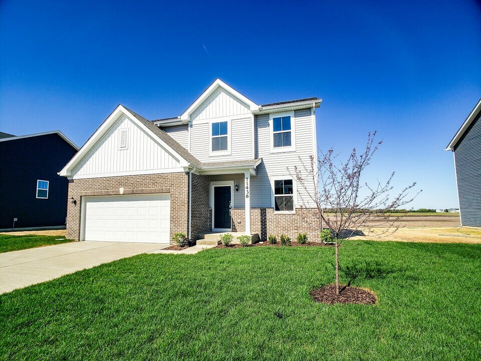 11436 Thomas St in Winfield, IN - Building Photo