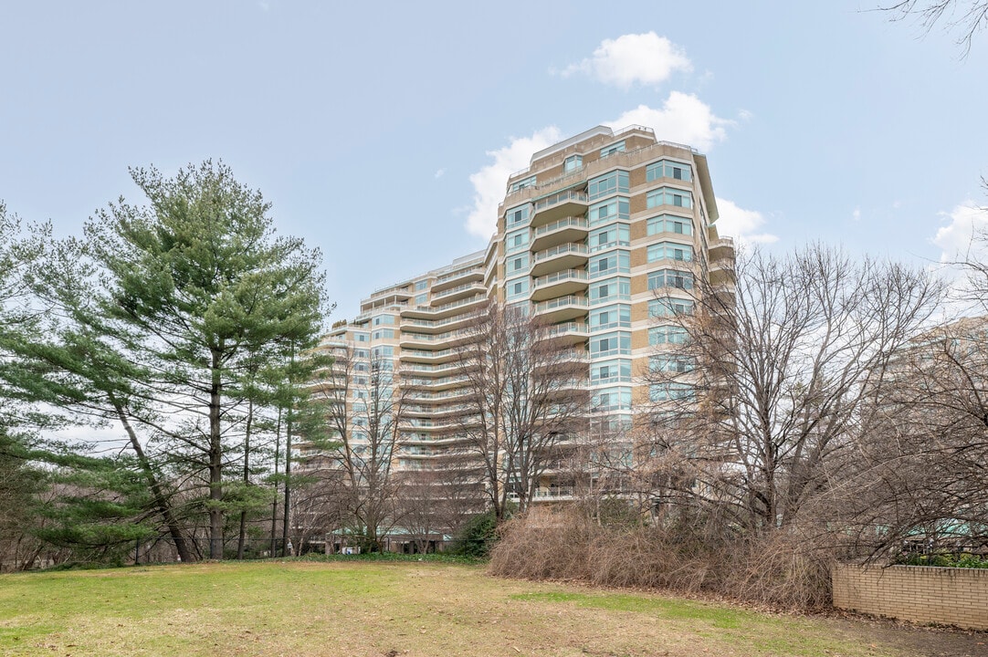 Somerset House in Chevy Chase, MD - Building Photo