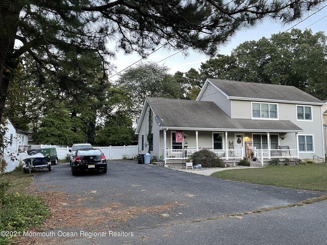 1414 Circle Dr in Forked River, NJ - Building Photo - Building Photo