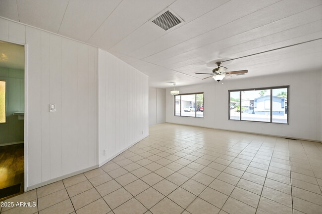 156 N Hawes Rd in Mesa, AZ - Building Photo - Building Photo