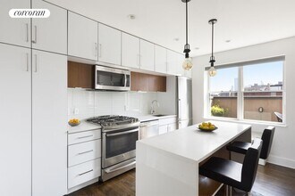23-37-37 31st Rd in Queens, NY - Building Photo - Building Photo