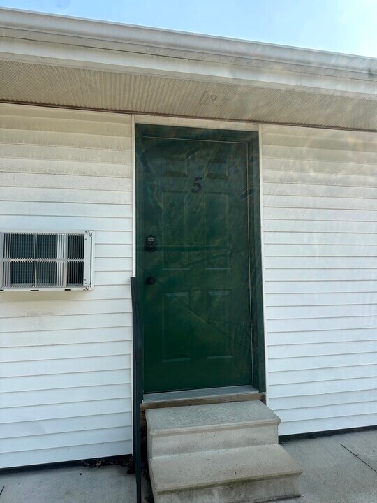 25731 W Bridge St in Channahon, IL - Building Photo