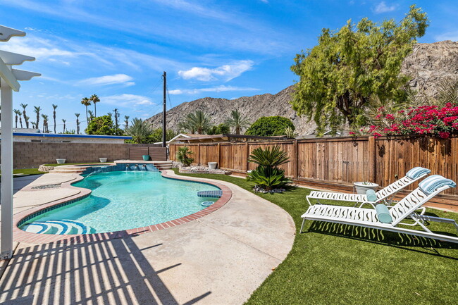 46285 Cameo Palm Dr in La Quinta, CA - Building Photo - Building Photo