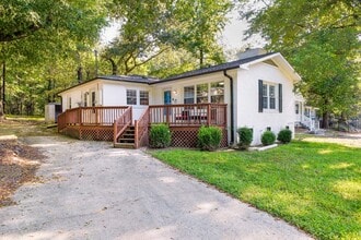 185 Lawndale Ave in Hillsborough, NC - Building Photo - Building Photo