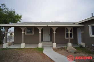 4900 Magic Ave in Bakersfield, CA - Building Photo - Building Photo