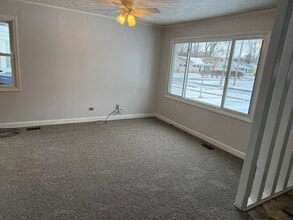 1126 N State St in Bloomington, IL - Foto de edificio - Building Photo