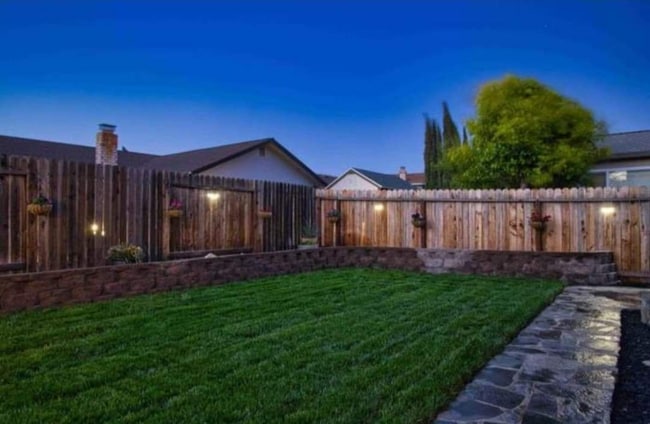 712 Magnolia Ct in Fairfield, CA - Foto de edificio - Building Photo