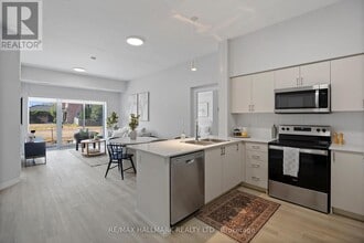 70 Dean Ave in Barrie, ON - Building Photo - Building Photo