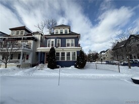 319 Bryant St in Buffalo, NY - Building Photo