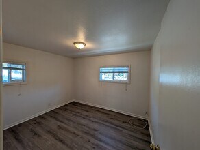 203 NW Pine St in Canyonville, OR - Building Photo - Building Photo