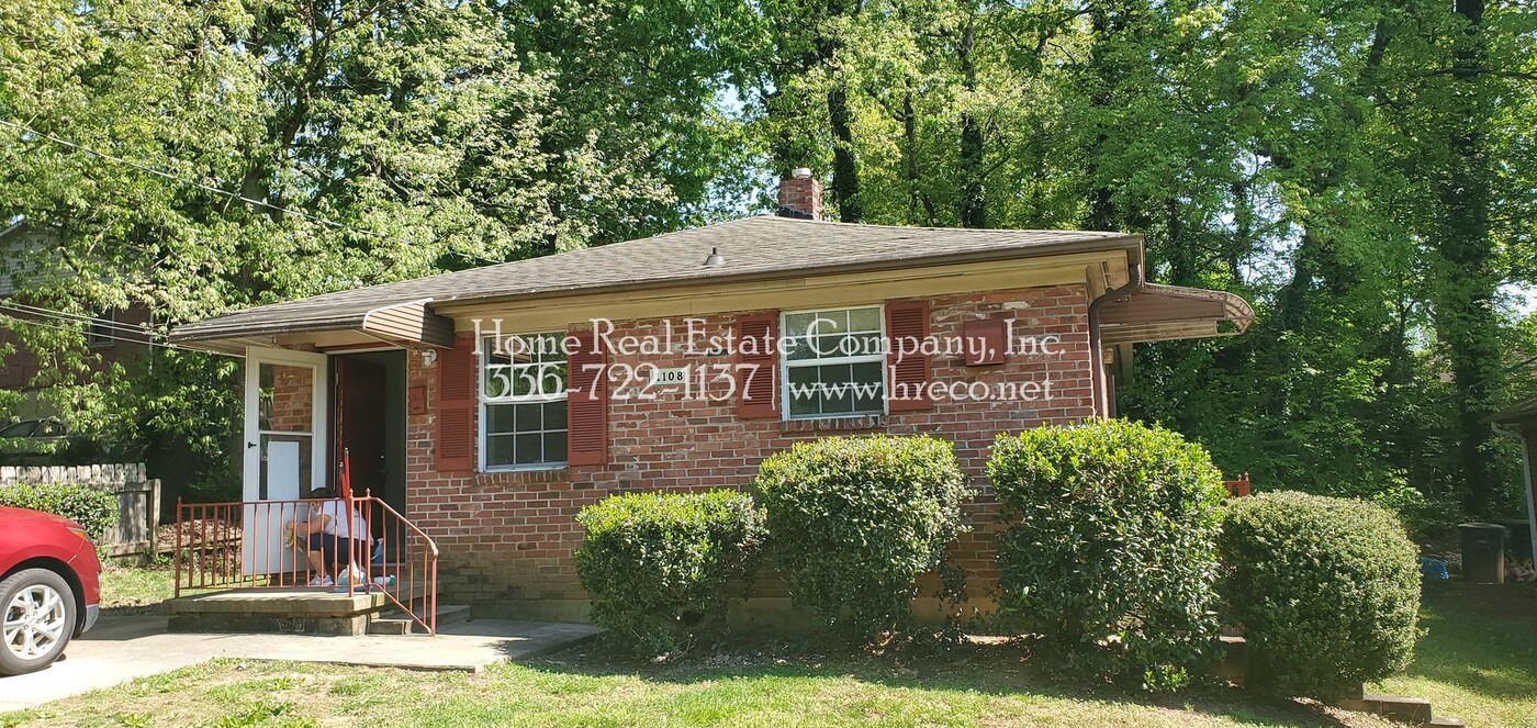 1108 W Academy St in Winston-Salem, NC - Building Photo