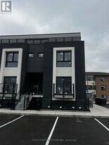 6638 McLeod Rd in Niagara Falls, ON - Building Photo
