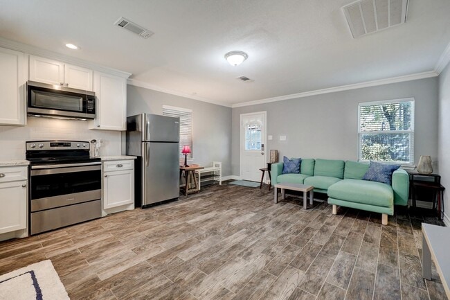 property at 7206 Bayou Woods Dr