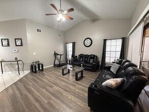 13025 Meadowbreeze Dr in Wellington, FL - Building Photo - Building Photo