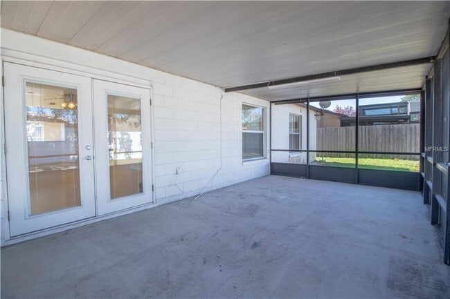 property at 832 Oak Manor Cir