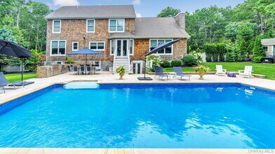 151 Chardonnay Dr in East Quogue, NY - Building Photo - Building Photo