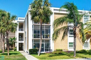 3020 NE 16th Ave in Oakland Park, FL - Building Photo