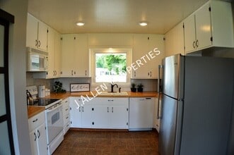 2219 Sunset Ave in Norfolk, NE - Building Photo - Building Photo