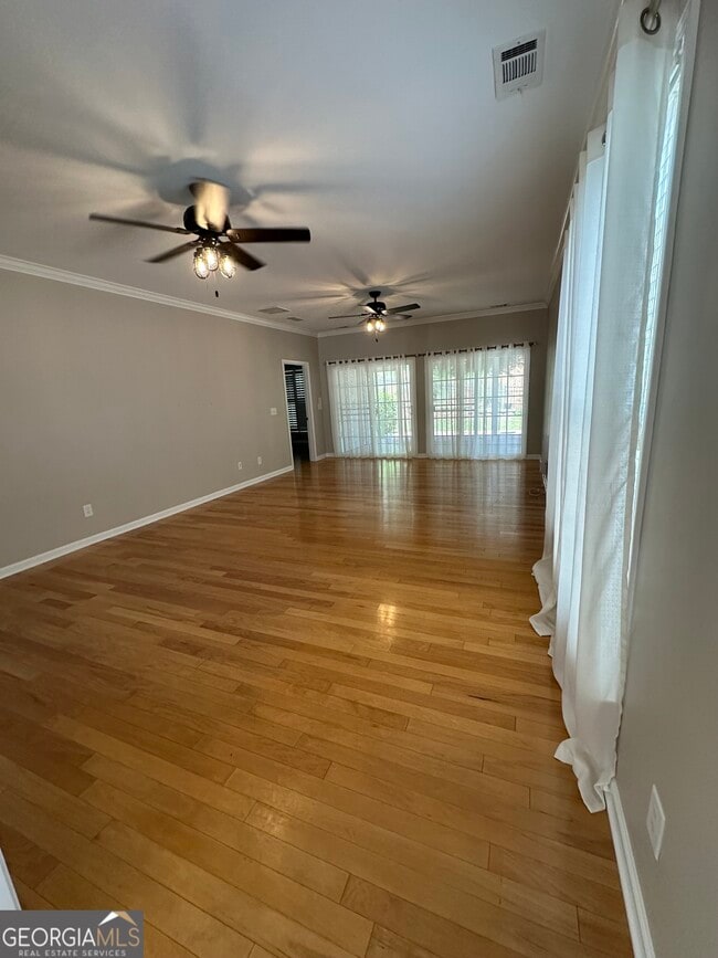 111 Magic Lily Dr in Griffin, GA - Building Photo - Building Photo