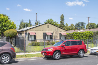 243 Florence St in Burbank, CA - Building Photo - Building Photo