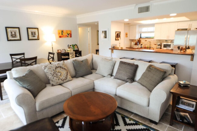 property at 11863 Wimbledon Cir