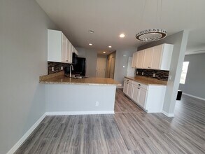 646 Vine St in Hampshire, IL - Building Photo - Building Photo