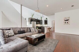 2423 Wentworth St in Houston, TX - Building Photo