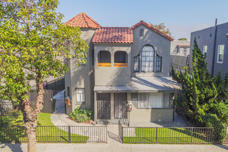 2024 Chestnut Ave in Long Beach, CA - Building Photo - Building Photo