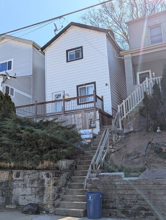 195 Southern Ave in Pittsburgh, PA - Building Photo