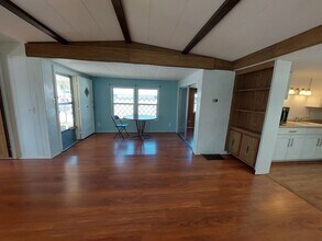 2929 Saralake Dr S in Sarasota, FL - Building Photo - Building Photo